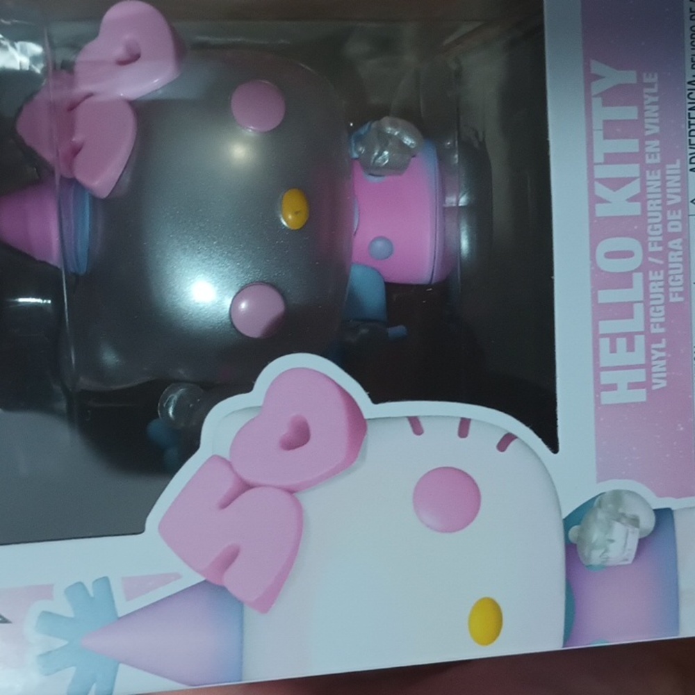 Hello Kitty 50th Anniversary Funko Pop - Picture 6 of 8